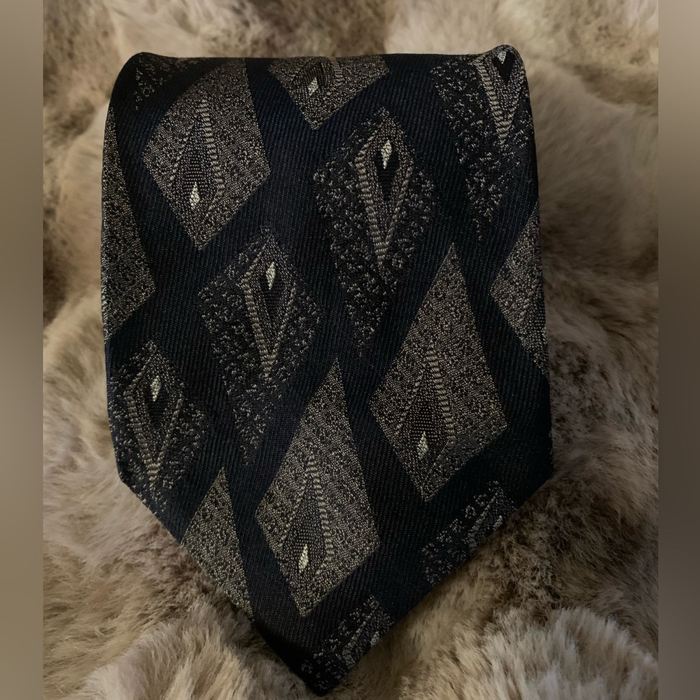 FERRELL REED Elegant Black and Gray Men's Tie 100% Silk NWOT